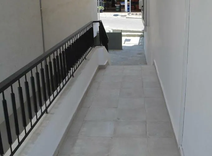 Sofis House 公寓 *